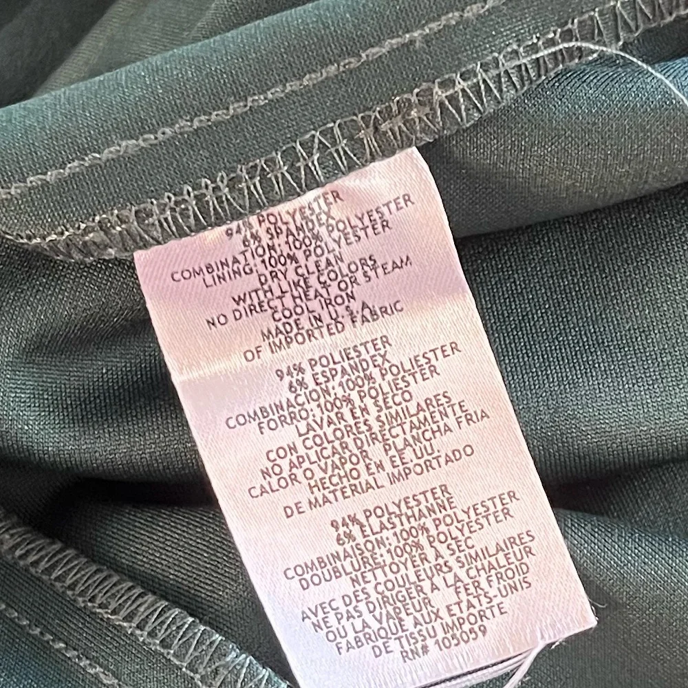 NWT. Xscape Off the Shoulder Scuba Crepe Column Gown. Size 16W - Picture 16 of 16